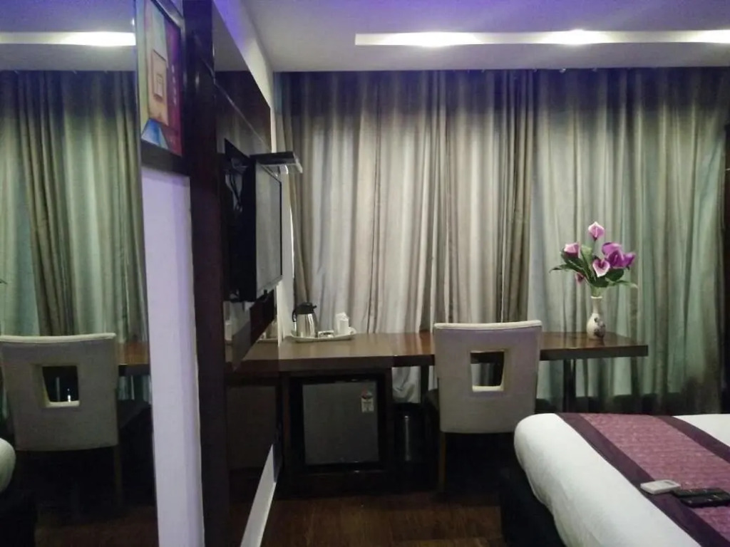 Hotel Cabana 5 Mins Walking Distance From NDLS Station