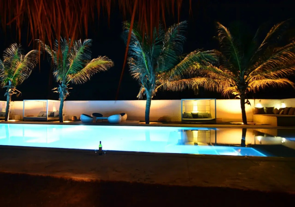 Dolphin Beach Resort - Dolphins, Kitesurfing & Wildlife