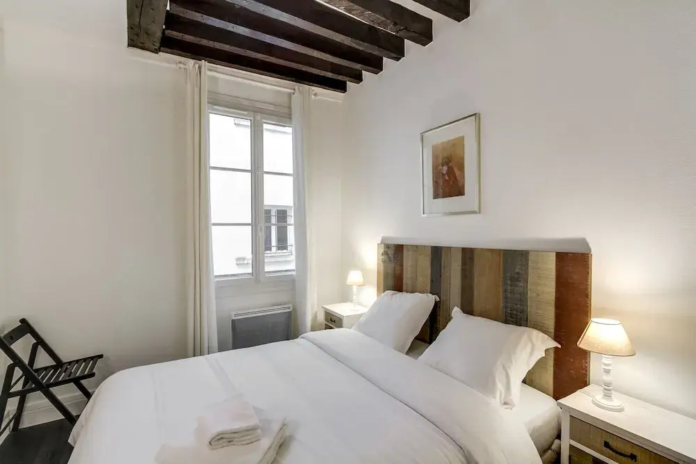 Louvre - Saint Honore Area Apartment