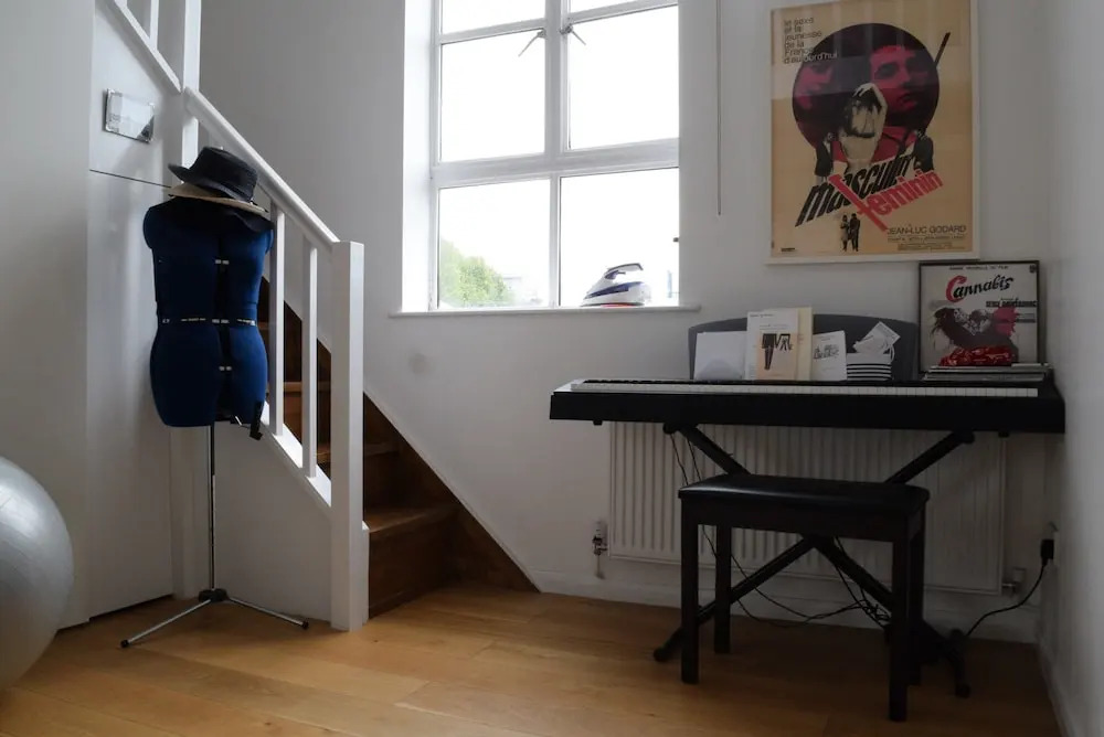 Bright 2 Bedroom Apartment Along the Thames