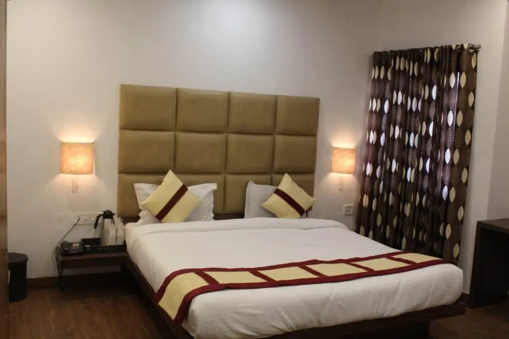 Hotel Meenakshi Palace