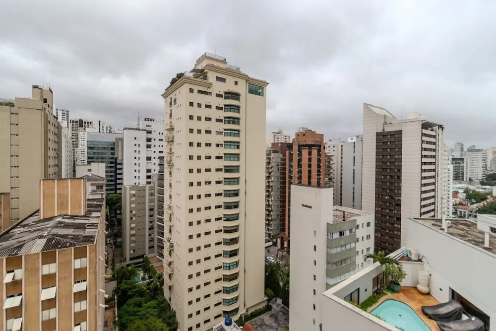 Moderno Studio nos Jardins Funcional e com Lazer