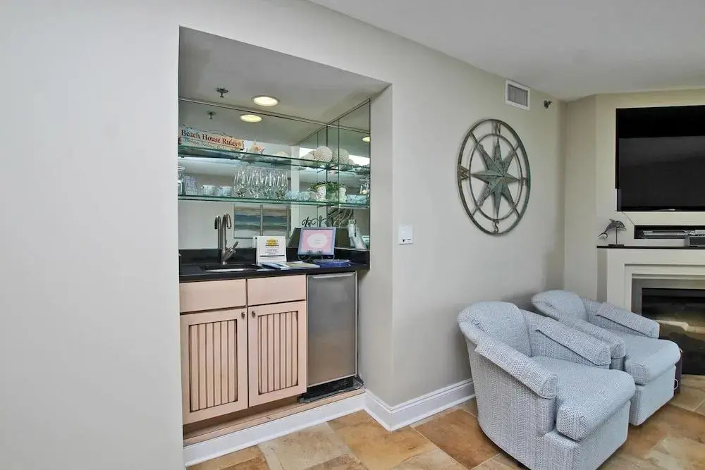 Broadmoor 304 by Youngs Suncoast