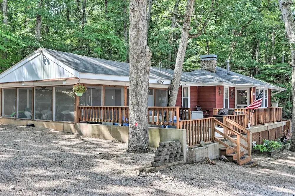 Walk to Waterfront: Osage Beach Escape!