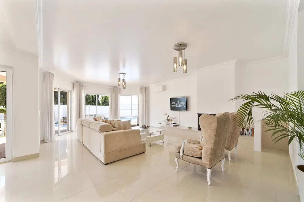Duma in Albufeira With 4 Bedrooms and 4 Bathrooms