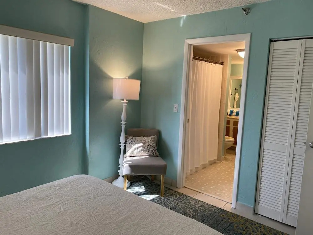 Tropical Suites at Sunglow Resort