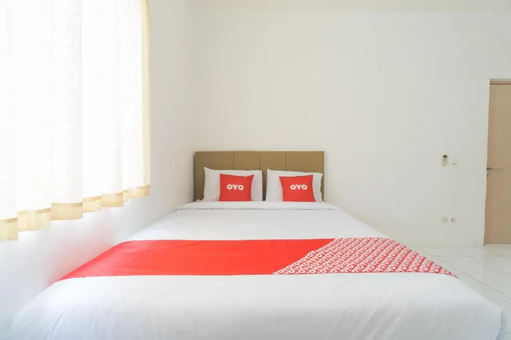 OYO 2110 Rotterdam Guest House Syariah
