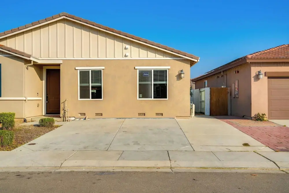 Great for Digital Nomads! Convenient Manteca Apt