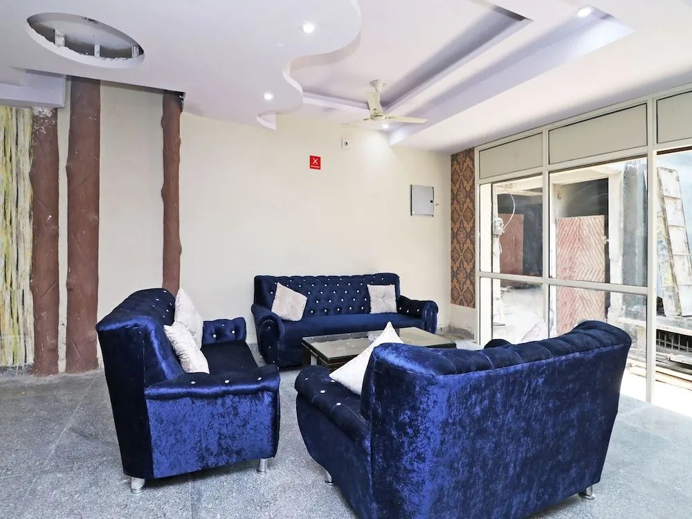 OYO 12348 Hotel Aerosky Residency