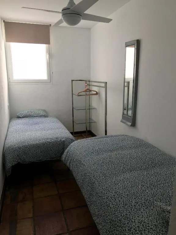 1 de 17 CASA CON JARDÍN PRIVADO A 200m DE LA PLAYA.