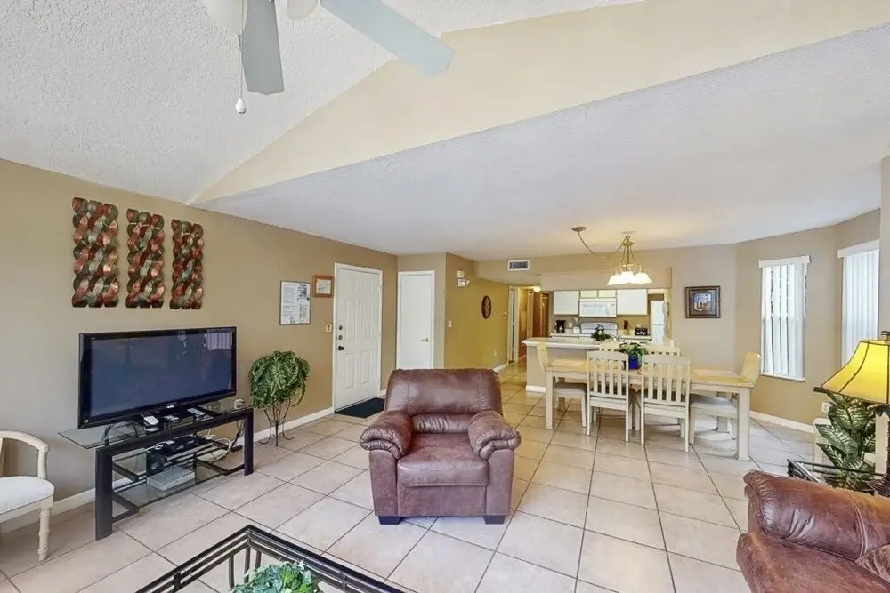 Larry's Villas At Island Club Condo 4 Bedroom Condo by Redawning