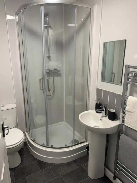 4 Bed Apartment in Warwick