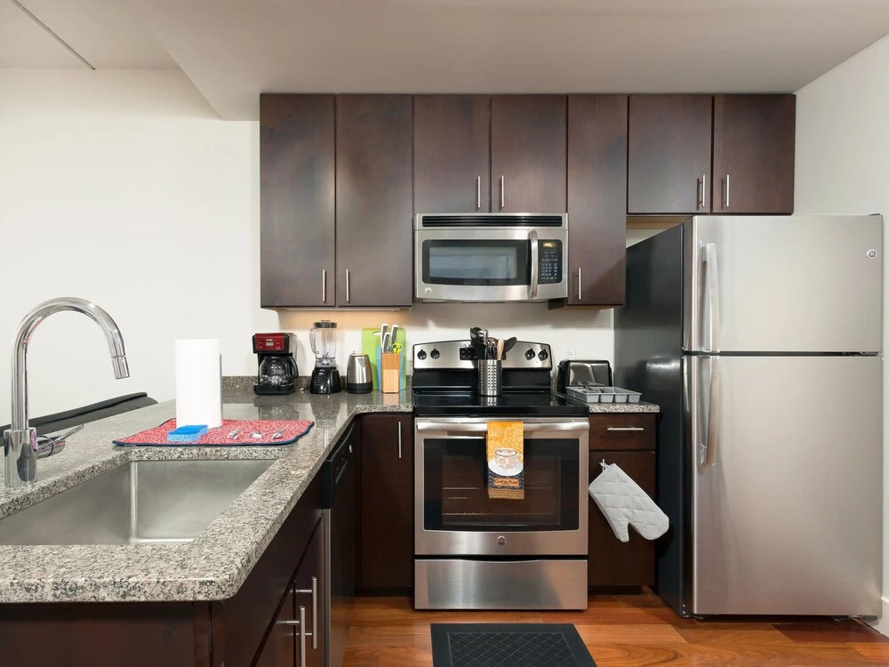 2br/1ba Apartment Near Rittenhouse Square 2 Bedroom Apts by RedAwning