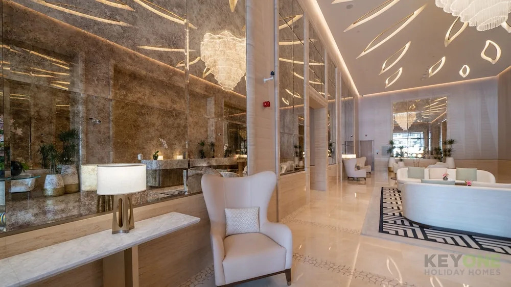 KOHH – 1BR in The Palm Tower