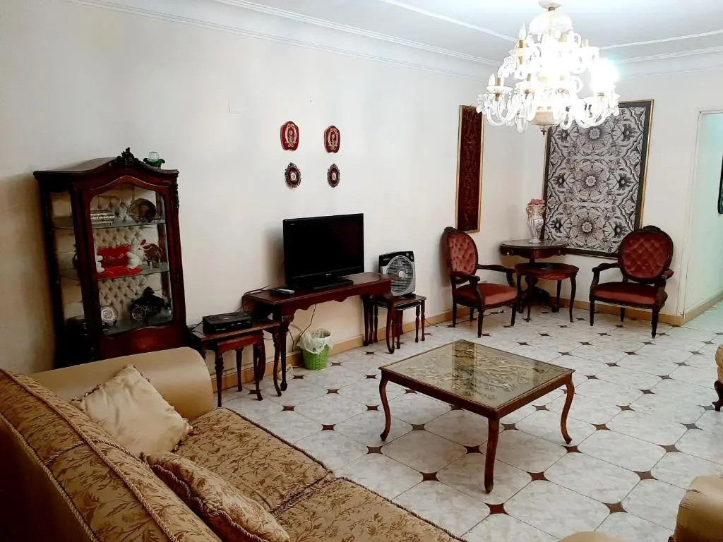 شقة فخمة في كمبوند 777 أرض الجولف مصر الجديدة عائلات فقط
