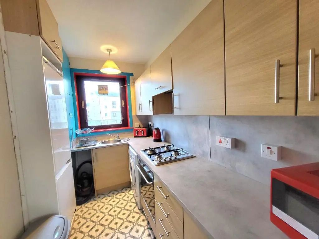 3 Bedroom Aprtmt at Sensational Stay Serviced Accommodation Aberdeen- Froghall Avenue