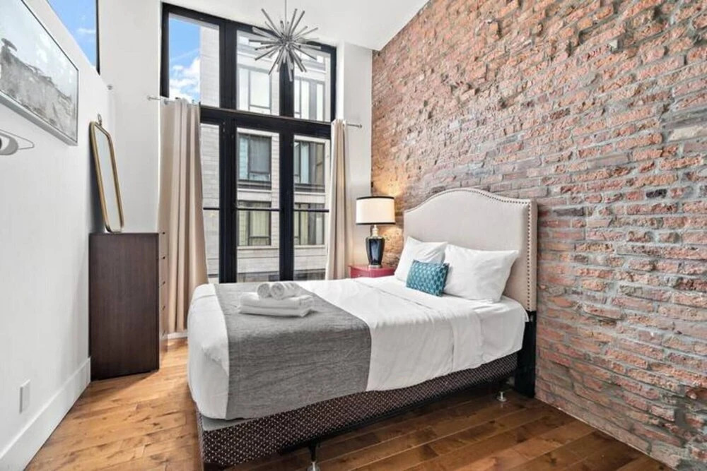 Old Montreal Street View 2BR Loft Hotel