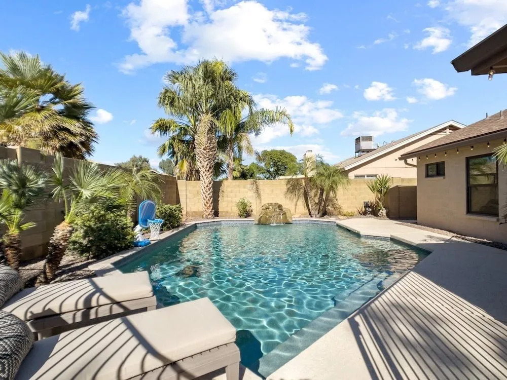 Chandler Earhart 4 Bedroom Home by RedAwning