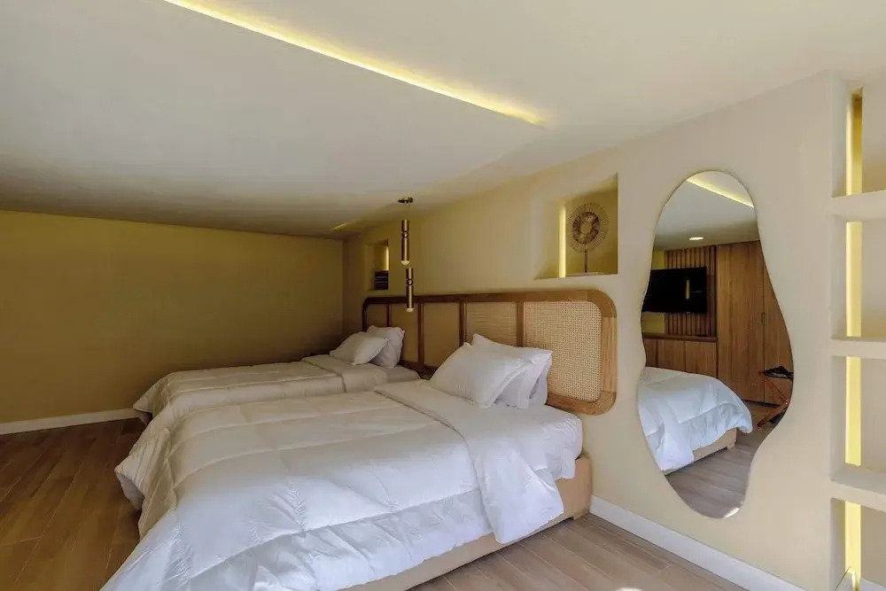 w Chic 2BR w Balcony in Cartagena Historic Center