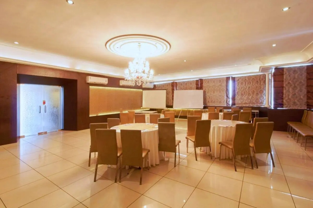 Halcyon Suites