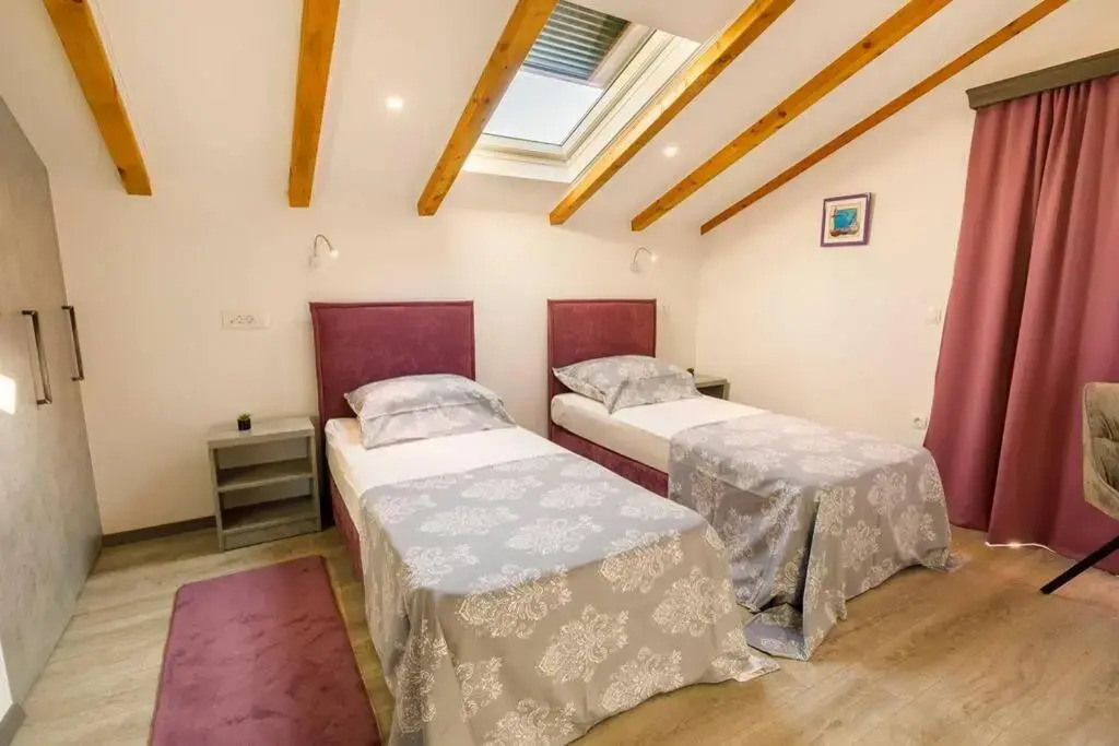 Luxury villa Stocia Split with swimming pool, sauna and jacuzzi in a peaceful location in Split