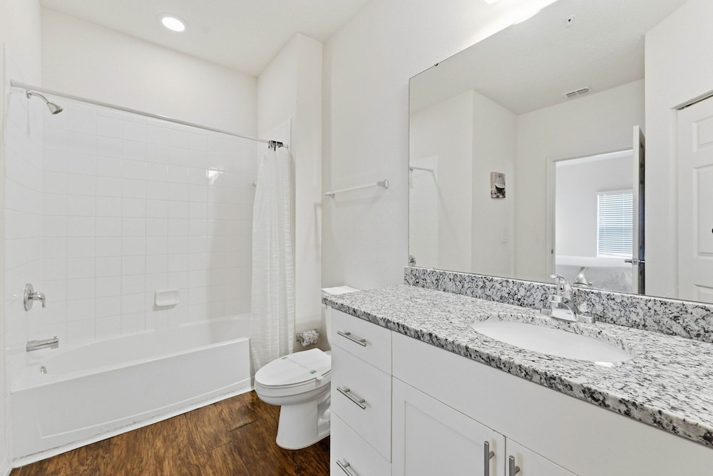 Family 4BR Stay Near Orlando Parks