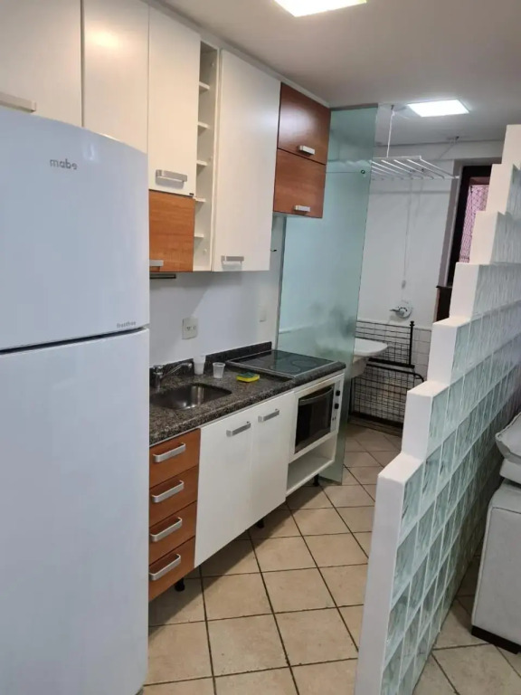 Apartamento encantador com piscina e garagem