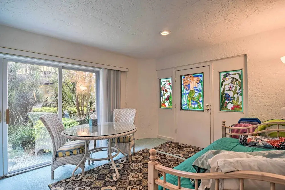 Breezy & Beachy Belleair Condo: 12 Steps to Shore!