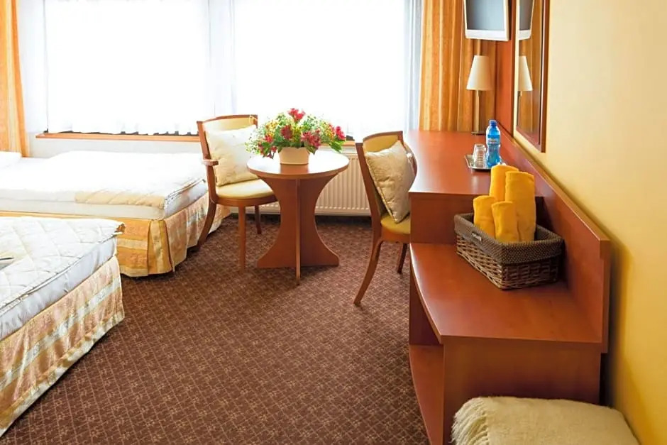 Hotel Astra Tajemniczy Ogród