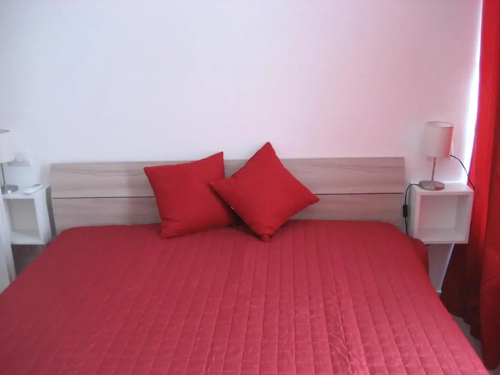 APPARTAMENTO RUBINO - Lovely Little Flat 3 Minutes From Golf Club 5 Minutes From Lake
