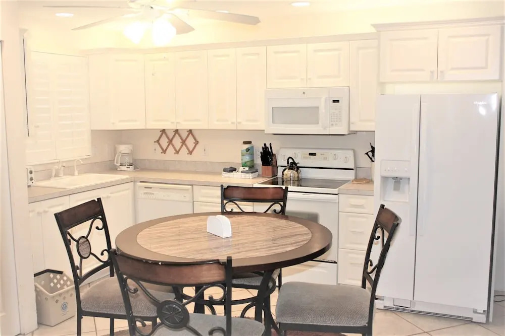 Jamaica Royale 097 - 2 Br Condo
