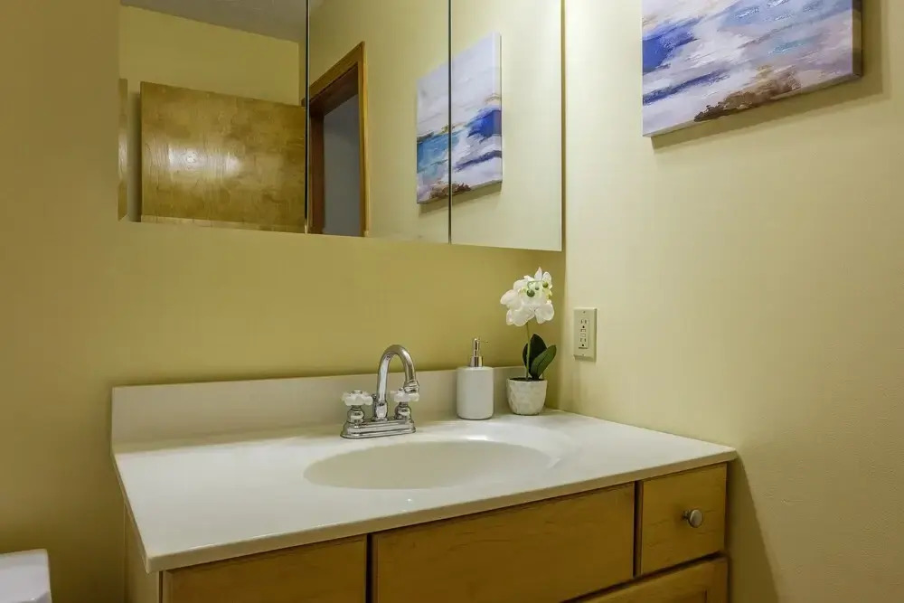 FRONTDESK 2063 East 4th Street Apts Downtown Cleveland