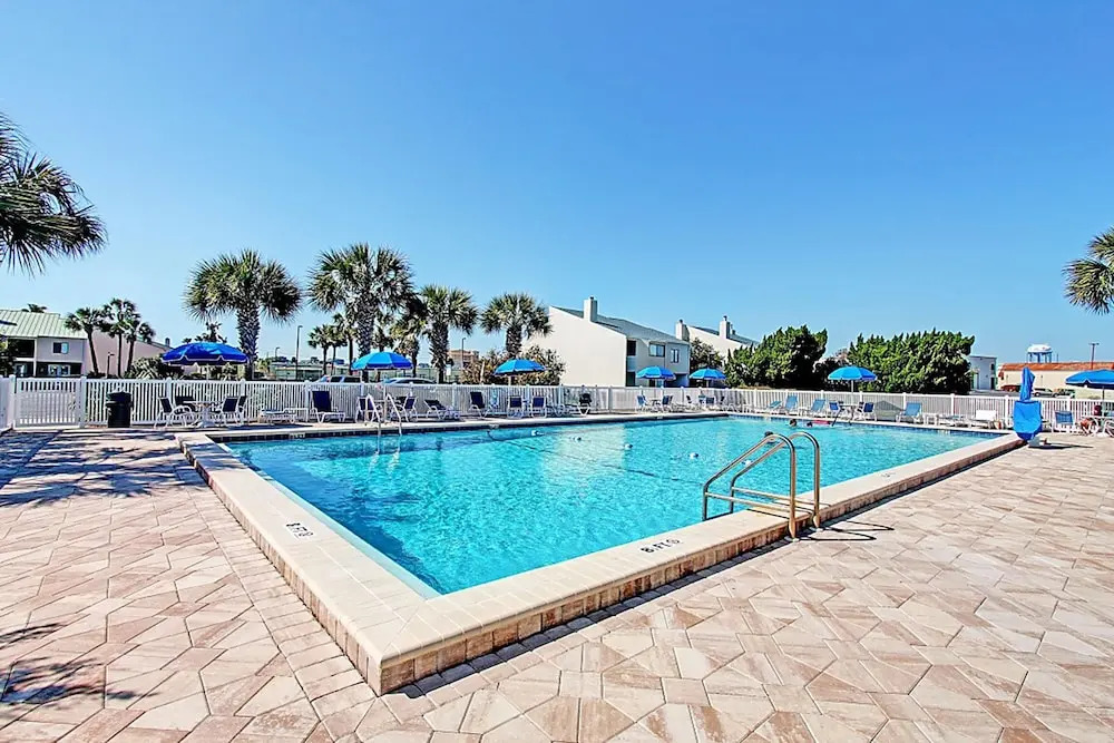 Shoreline 3073 Condo by RedAwning