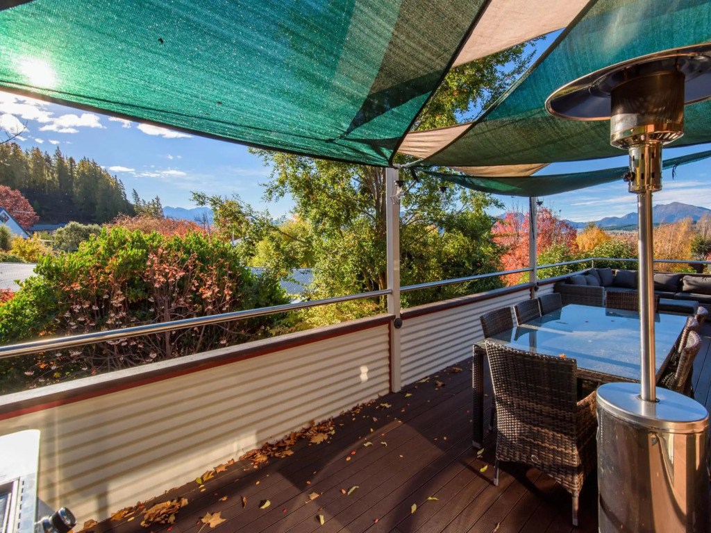 Haven by The Lake - Wanaka Holiday Home