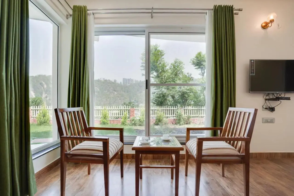 SaffronStays Casa Bellissimo, Dehradun - luxury villa near Malsi Deer Park with valley views