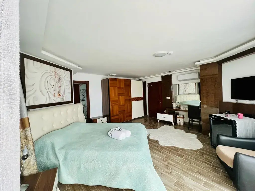 Ellawilla Suit House