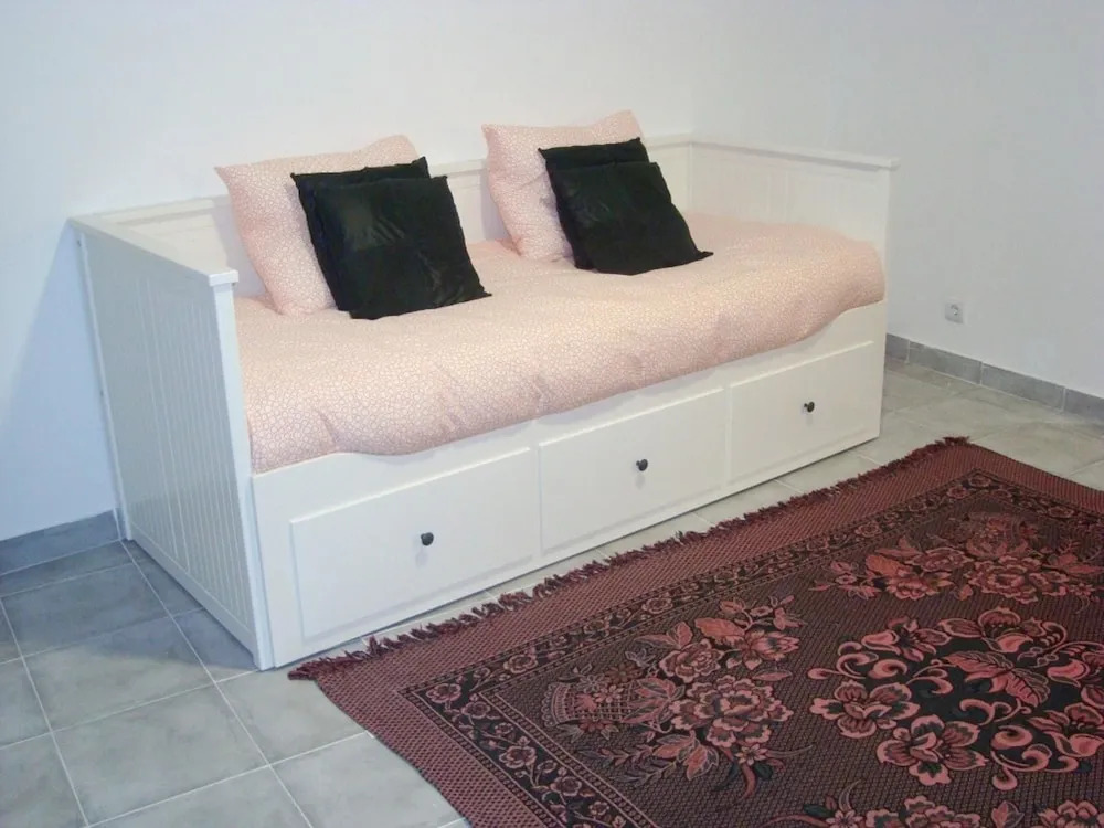 Studio in Lisboa, With Wonderful City View, Terrace and Wifi