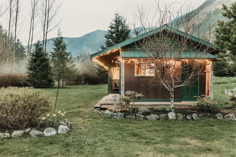 71mf- Rustic - Pets Ok - Sleeps 4 1 Bedroom Cabin by RedAwning