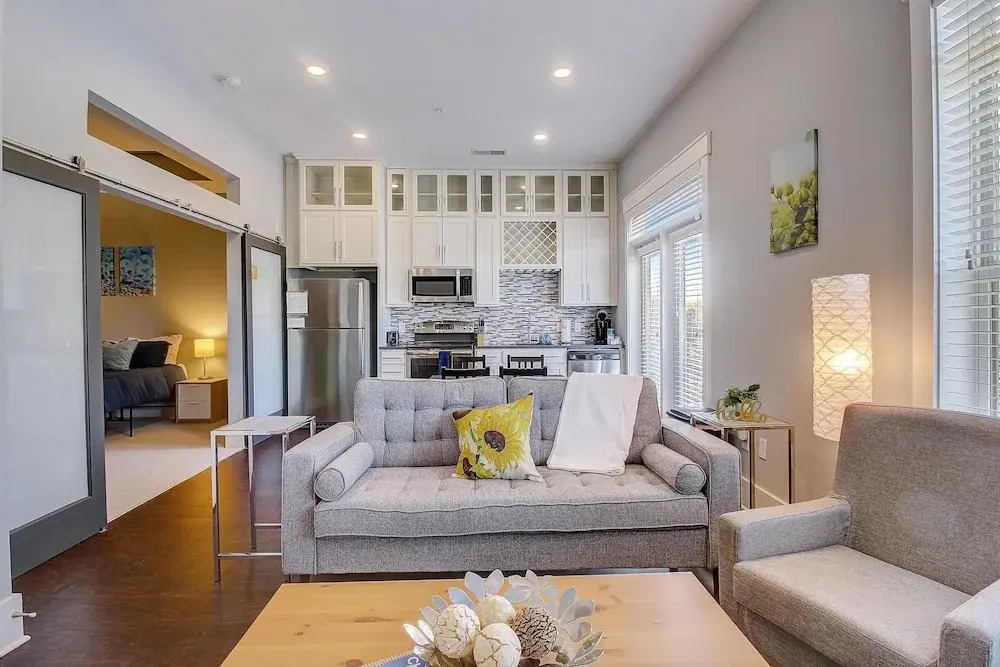FRONTDESK Village at Commonwealth Apts Plaza Midwood Charlotte