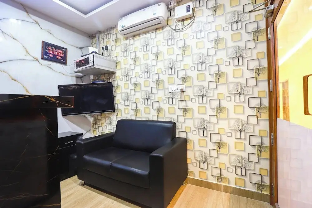 FabHotel Joy Residency