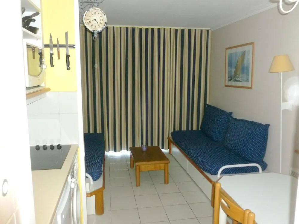 Apartment With one Bedroom in Agay, With Wonderful sea View, Pool Acce