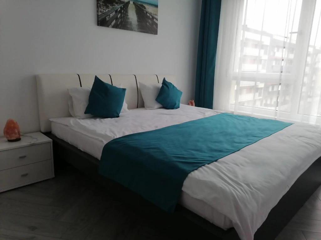 Aqua West Apartment