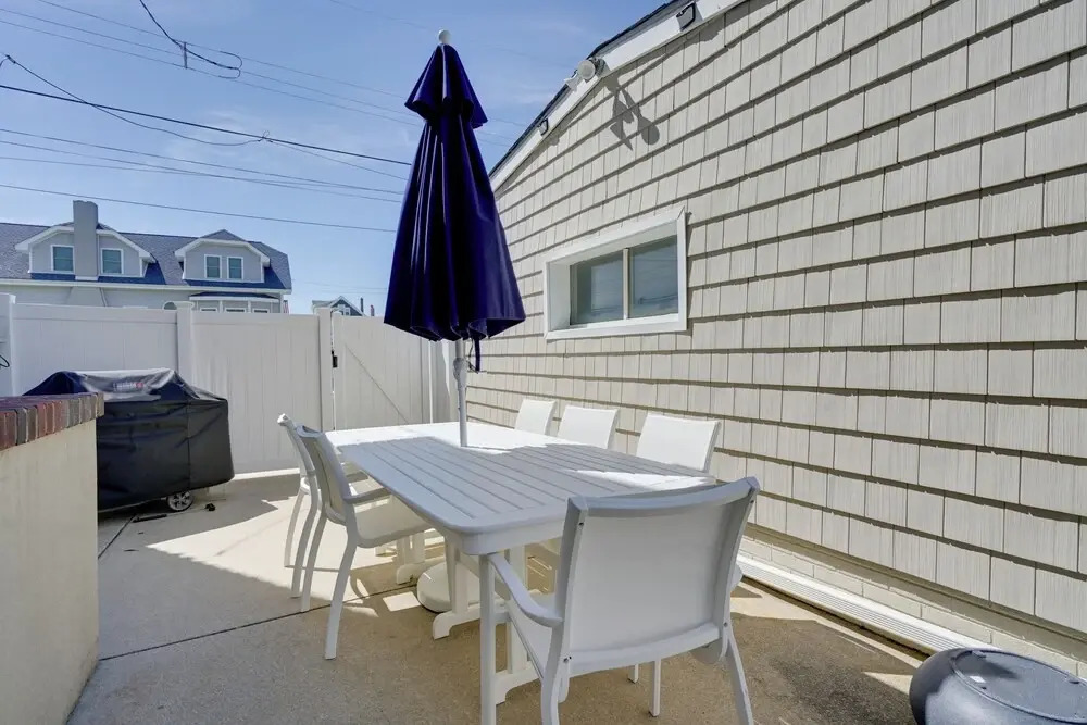 Steps to Boardwalk: Group Getaway in Ventnor City