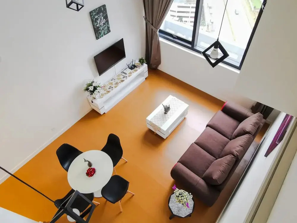 The Hub Service Apartment