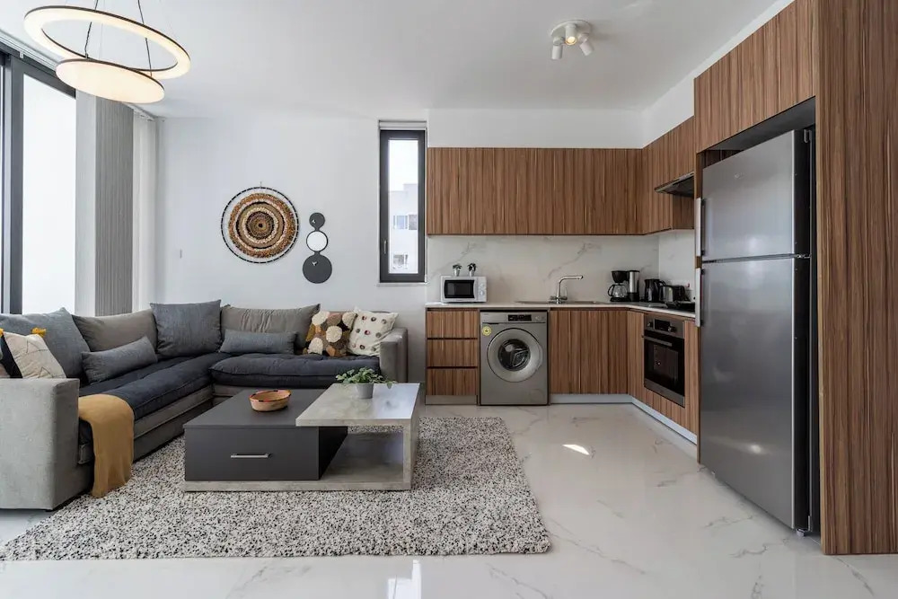 Taupe 2-BR Apt. & Balcony in Larnaca