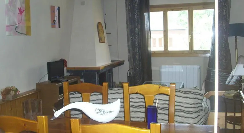 Casa Los Avellanos - Escarrilla