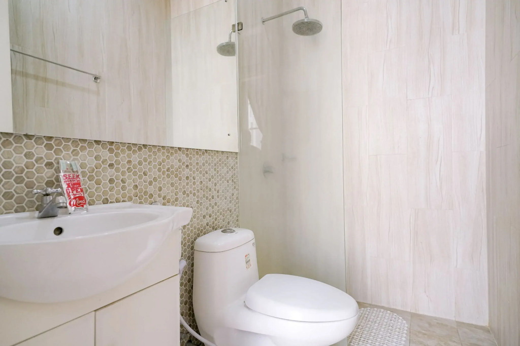 RedDoorz Premium near RS Pondok Indah