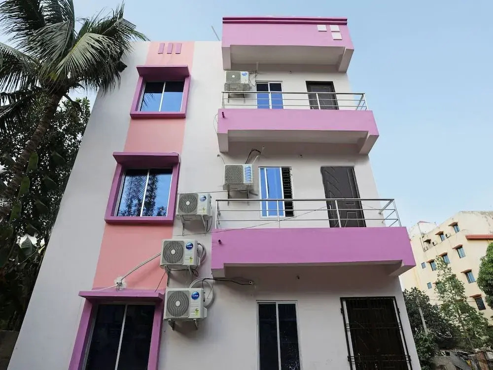 OYO 13527 Usha Residdency