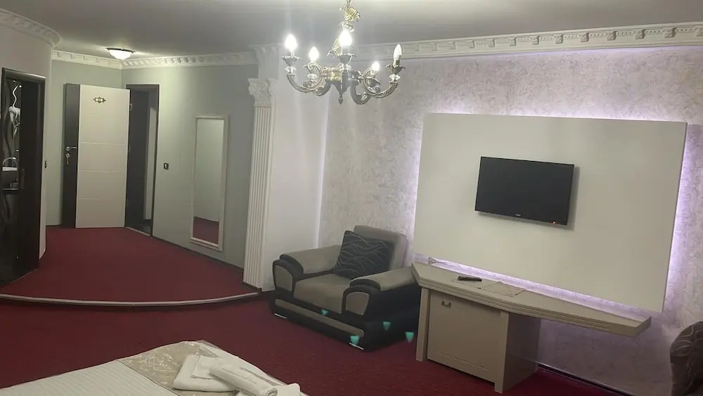 Rey Hotel