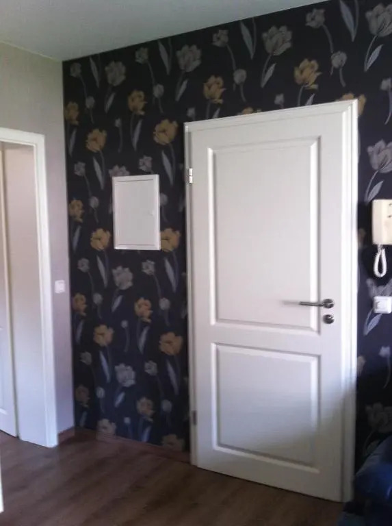 Apartment Vis-a-vis